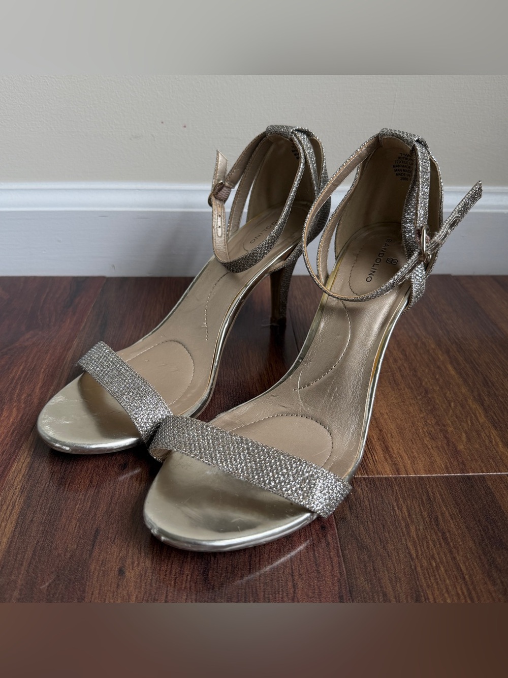 Bandolino Muriel Glittery Metallic Silver Gold Strappy Heels 7.5